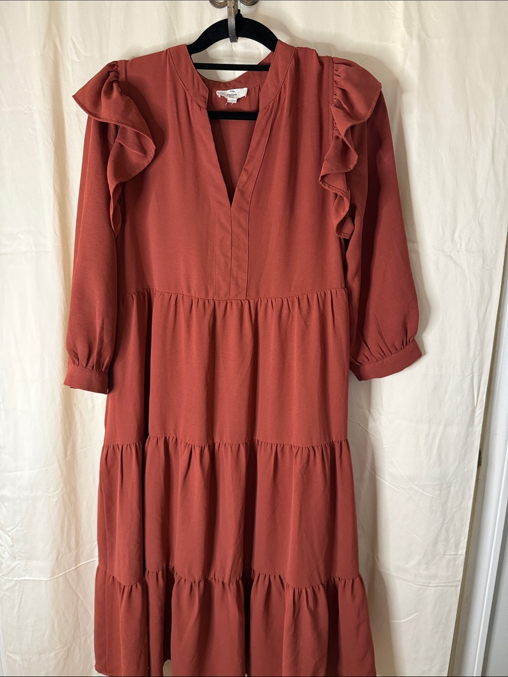 entro Rust-Red V-Neck Tiered Midi Dress